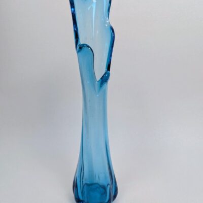 vase en verre cinq doigts bleu Vila Brieg