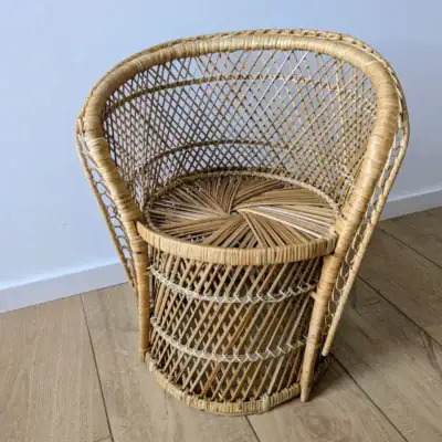 Fauteuil enfant vintage en osier tressé naturel