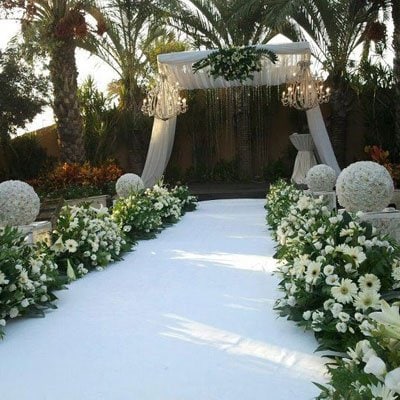 שביל חופה - דבי פרחים