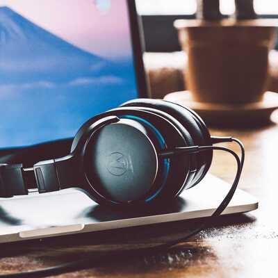 Audio Technica ATH-MSR7B Premium Headphones - Image 5