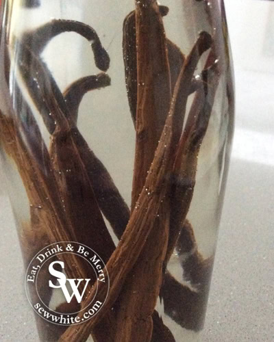 Sew White making your own vanilla extract 3