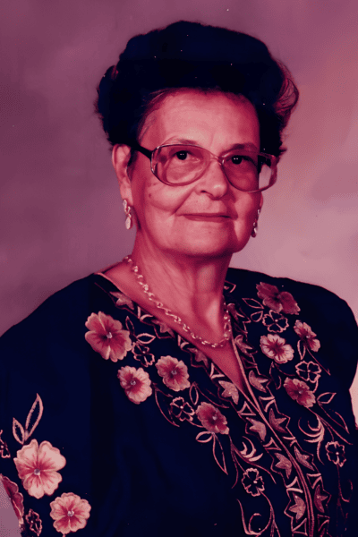 THORA-MOORE-Portrait