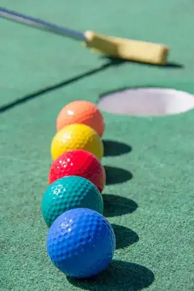Cheap and Free Things to do in Myrtle Beach miniature golf