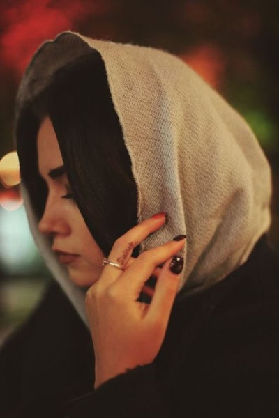 صور بنات عميقات غامضة.