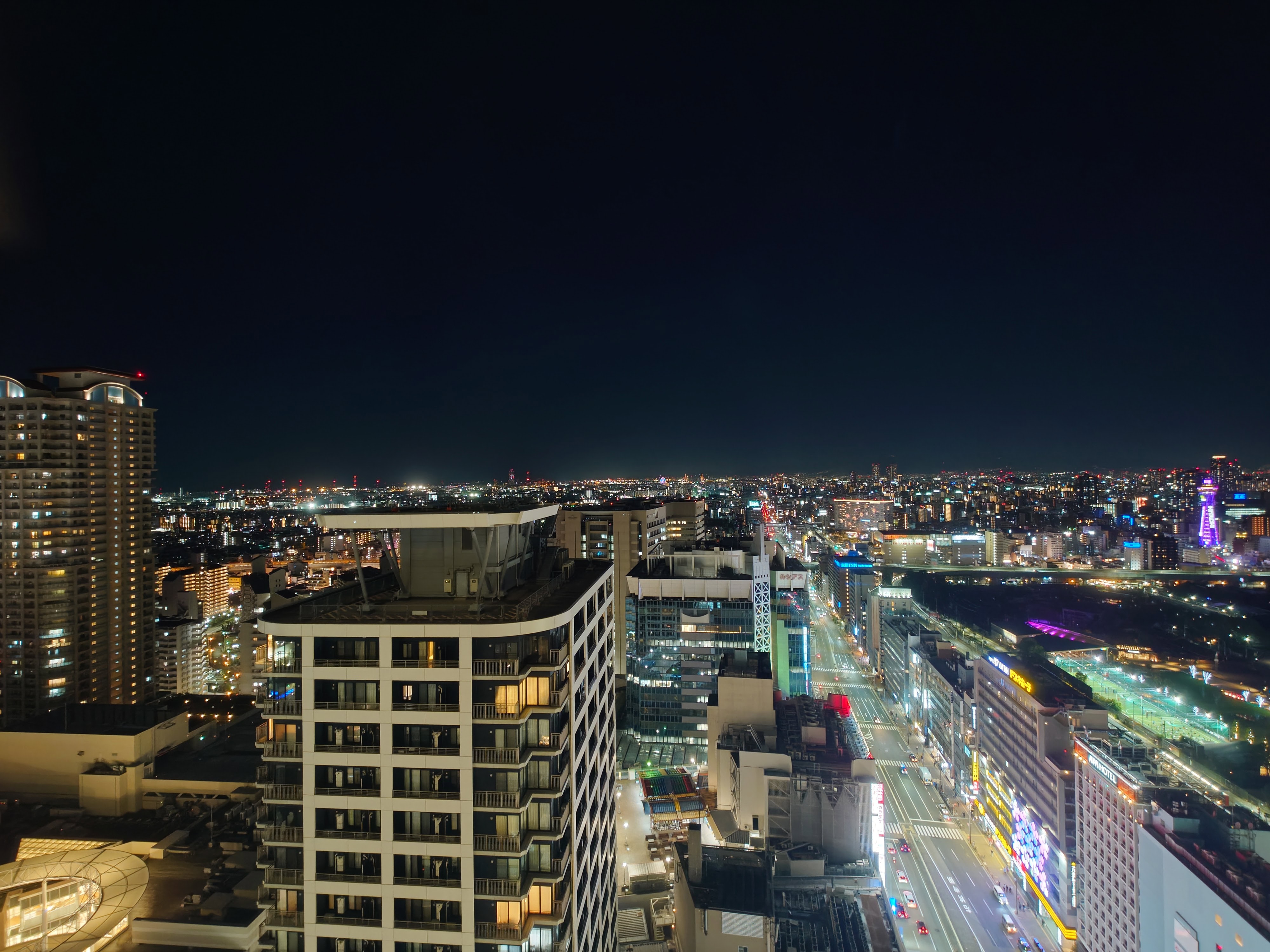 151.タワーマンションと夜景