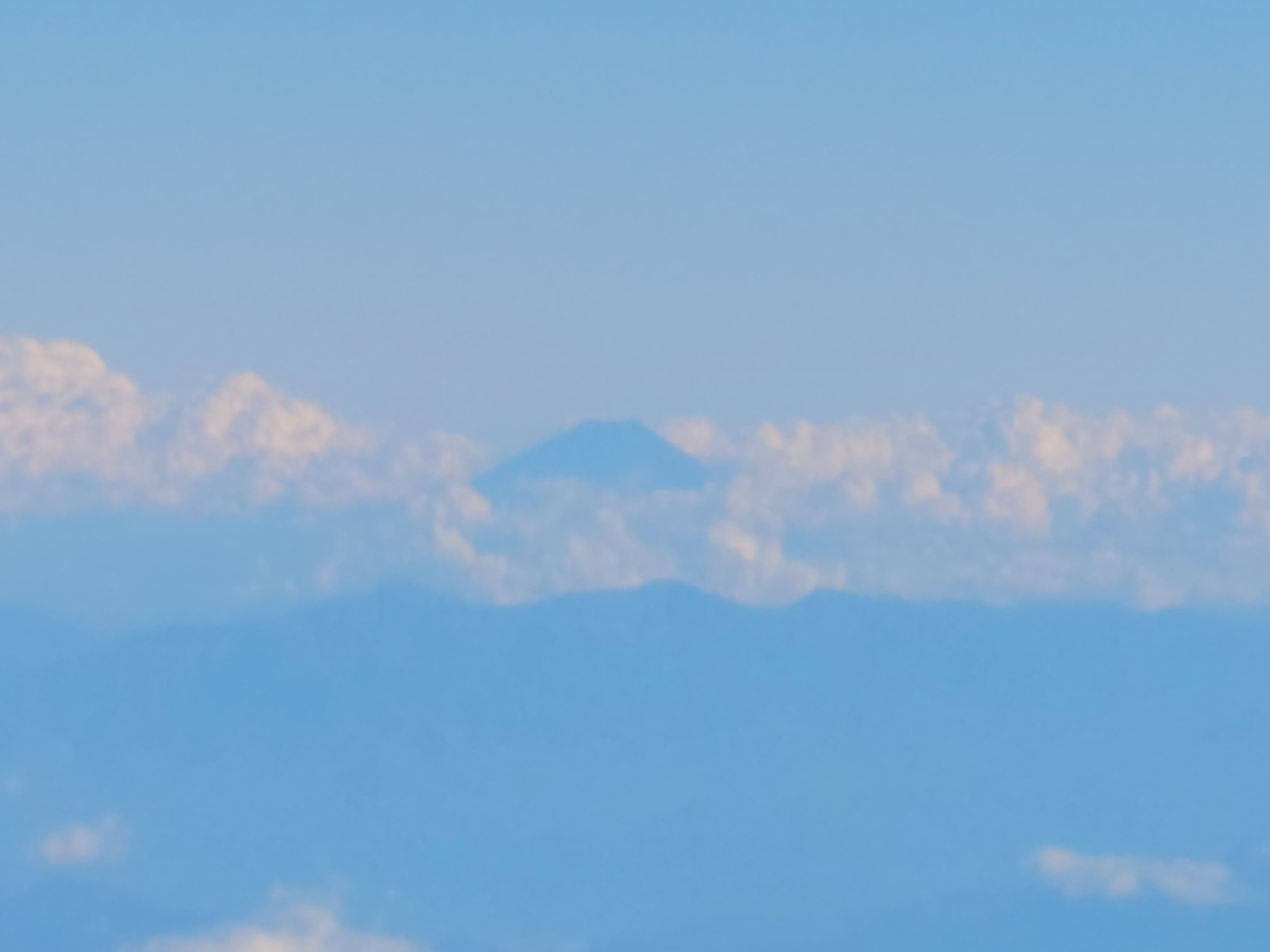 53.雲の上の富士山