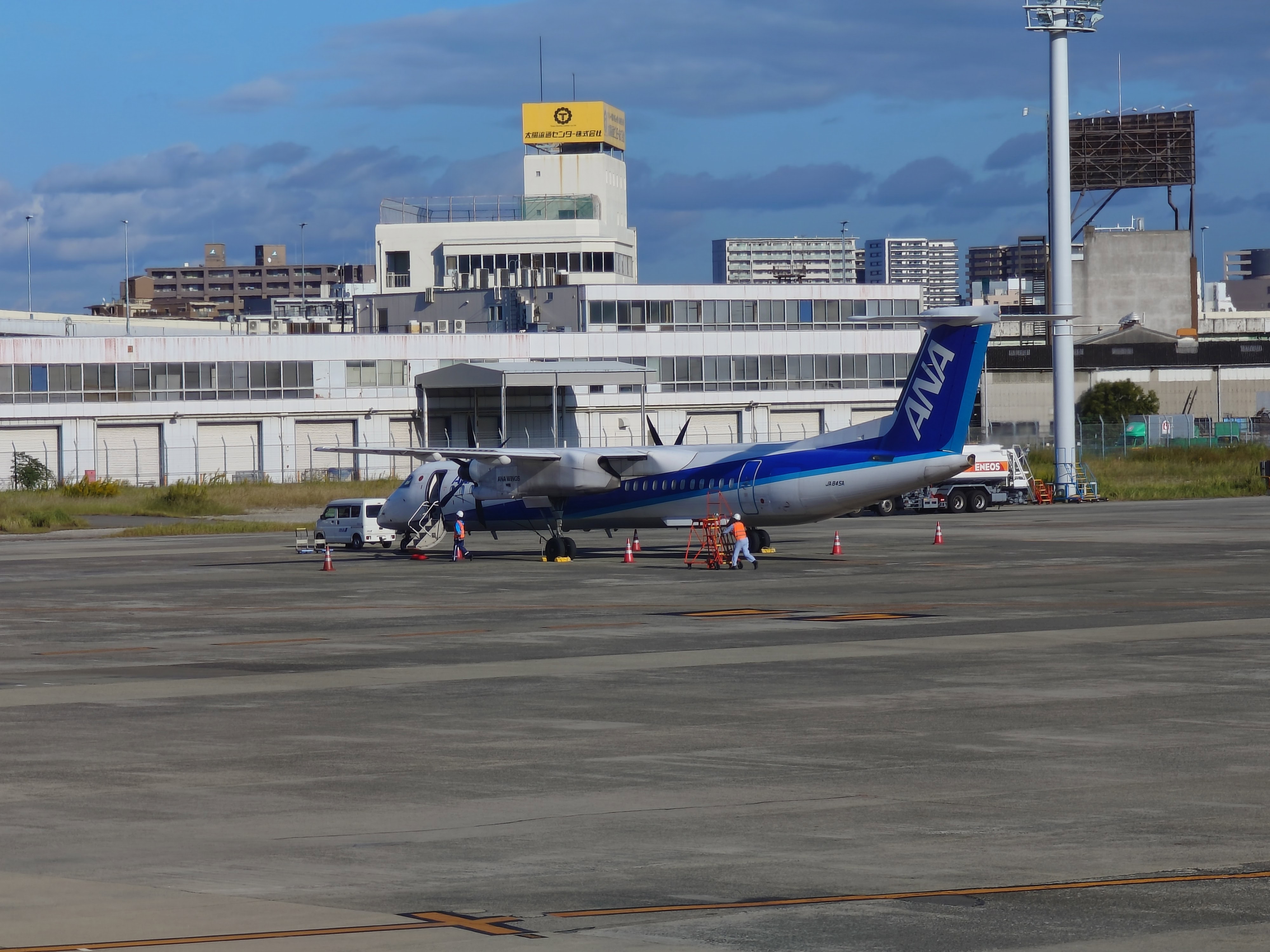 90.伊丹のプロペラ機