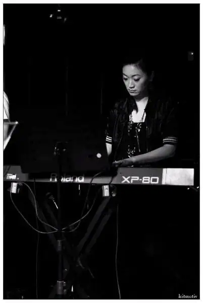 Aveline San on keyboard