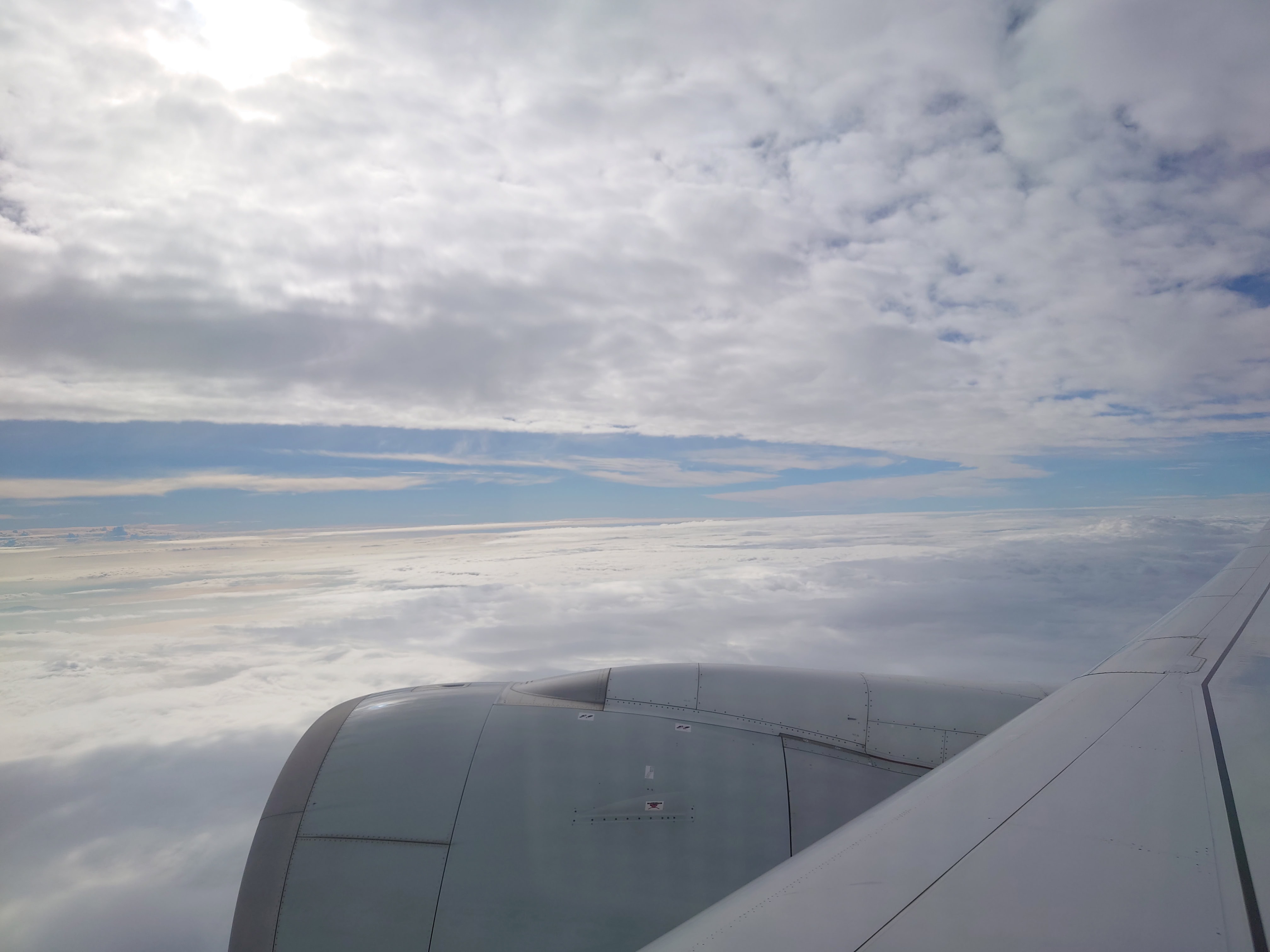 雲と雲の間