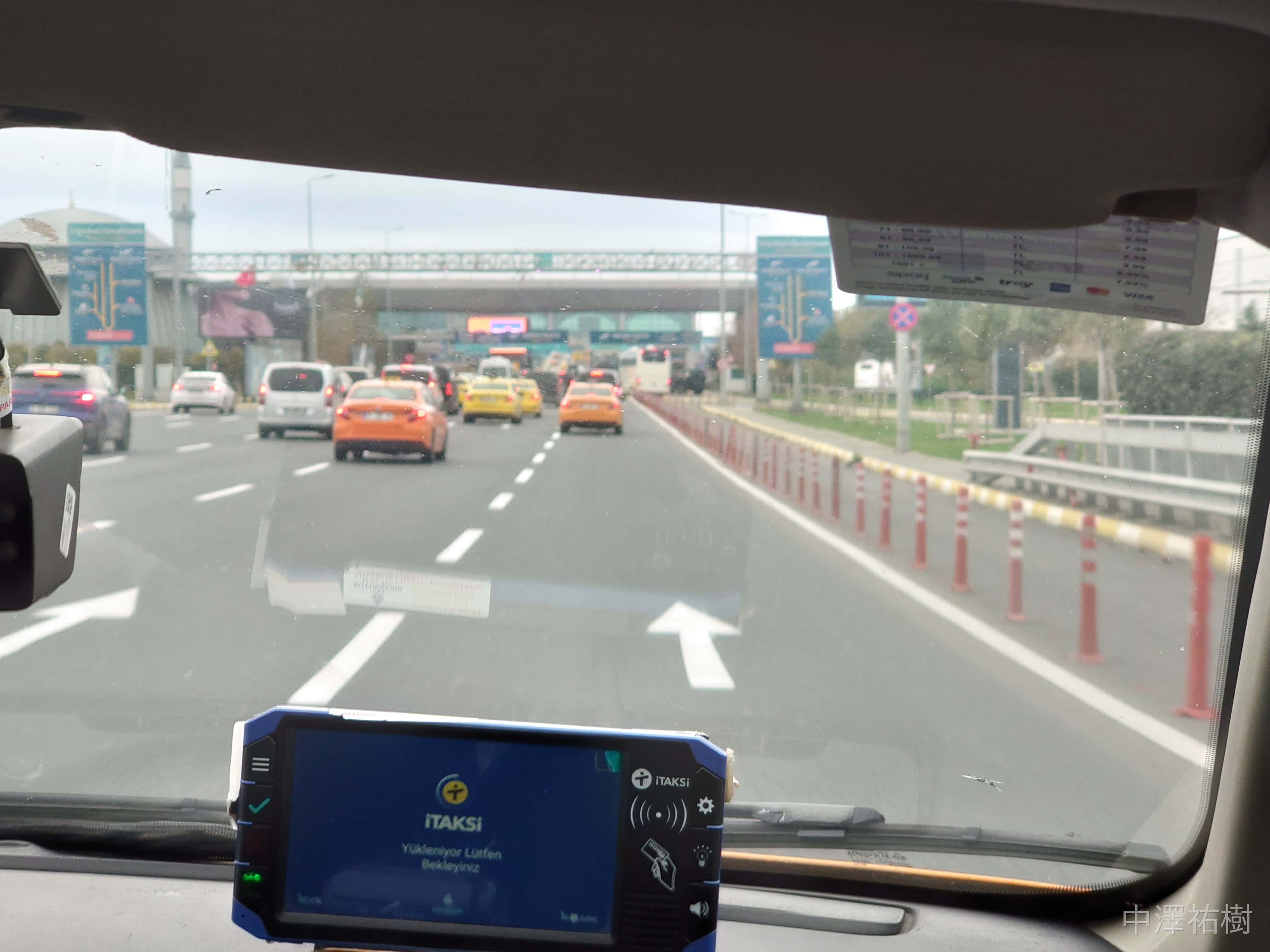 検問所の少しの渋滞