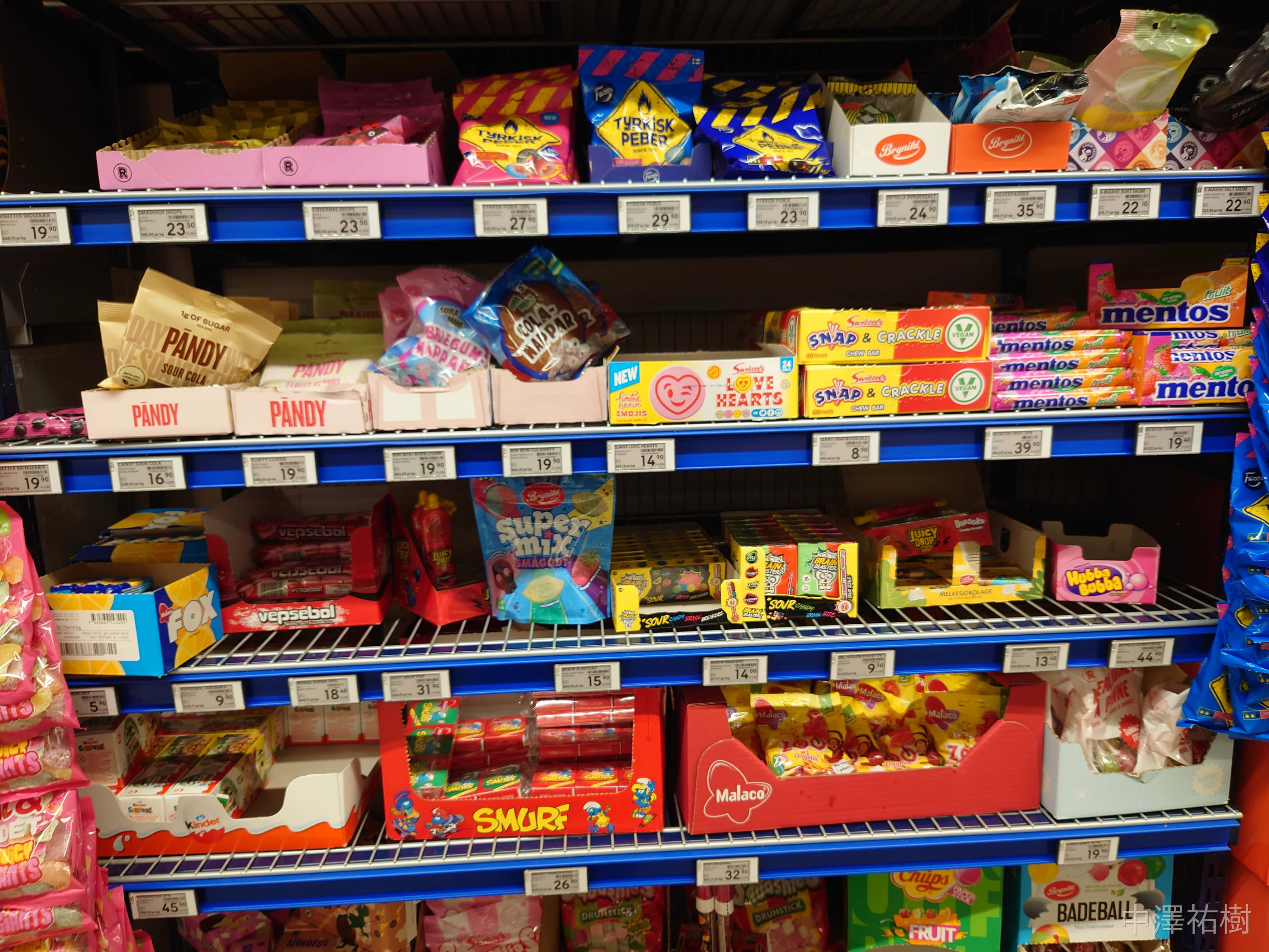 お菓子売り場６