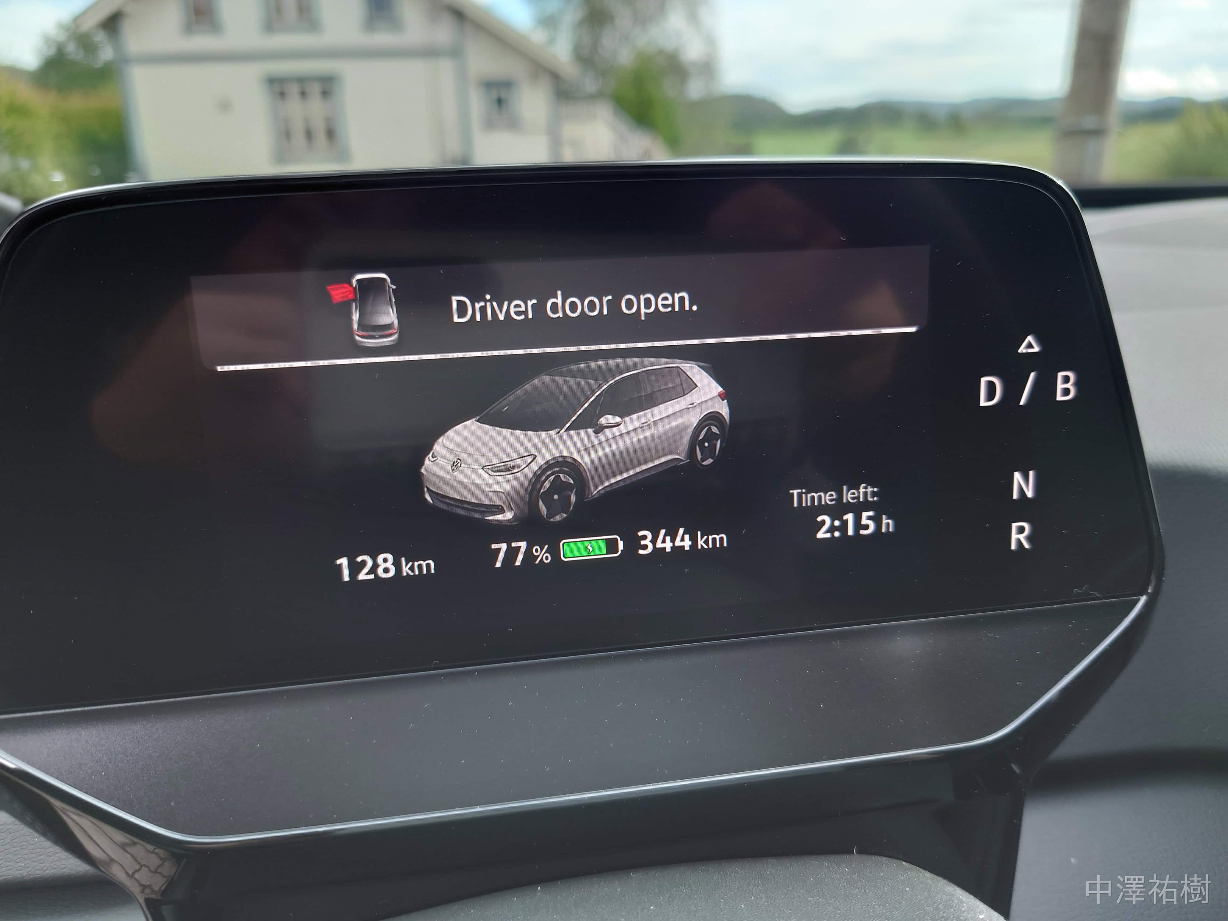 77％、残り充電128km分