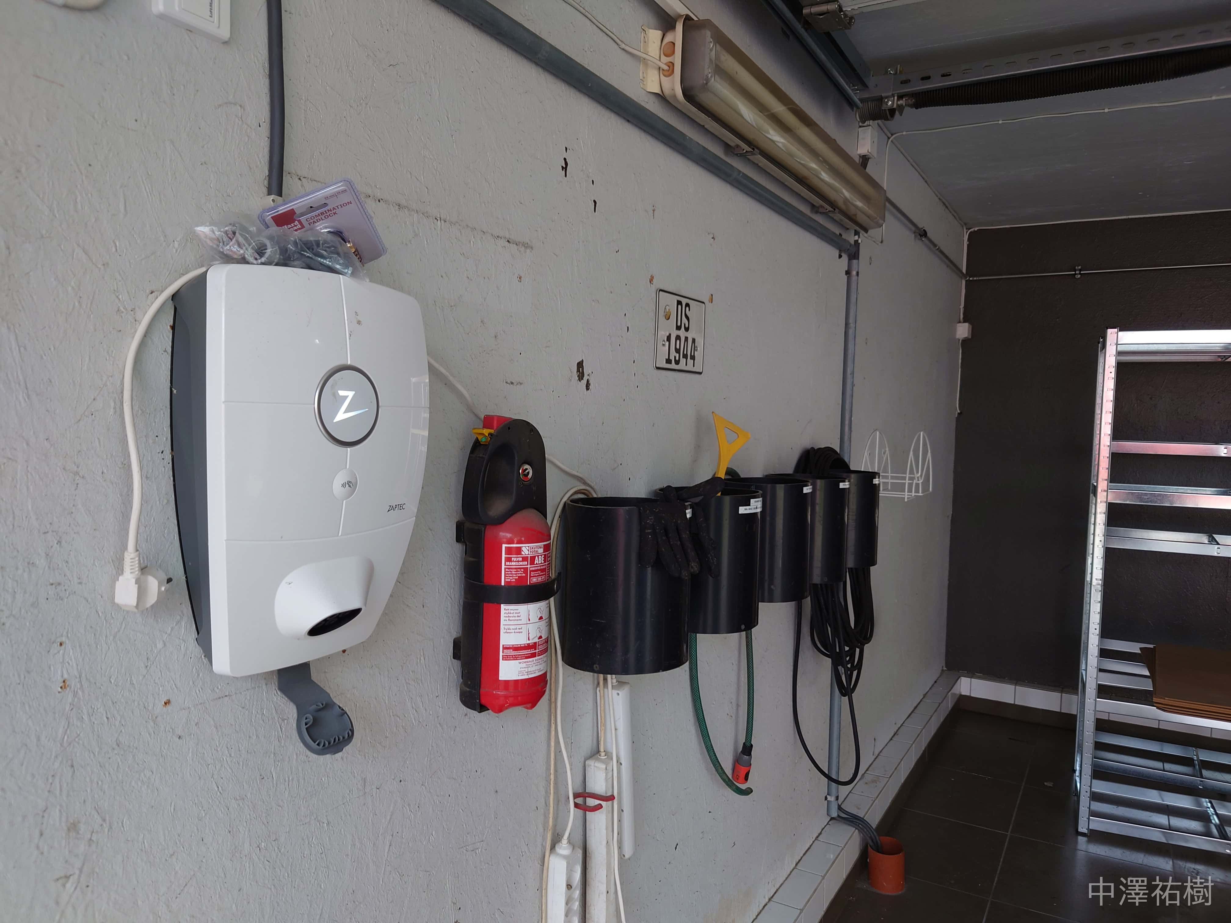 納屋の充電ポート他