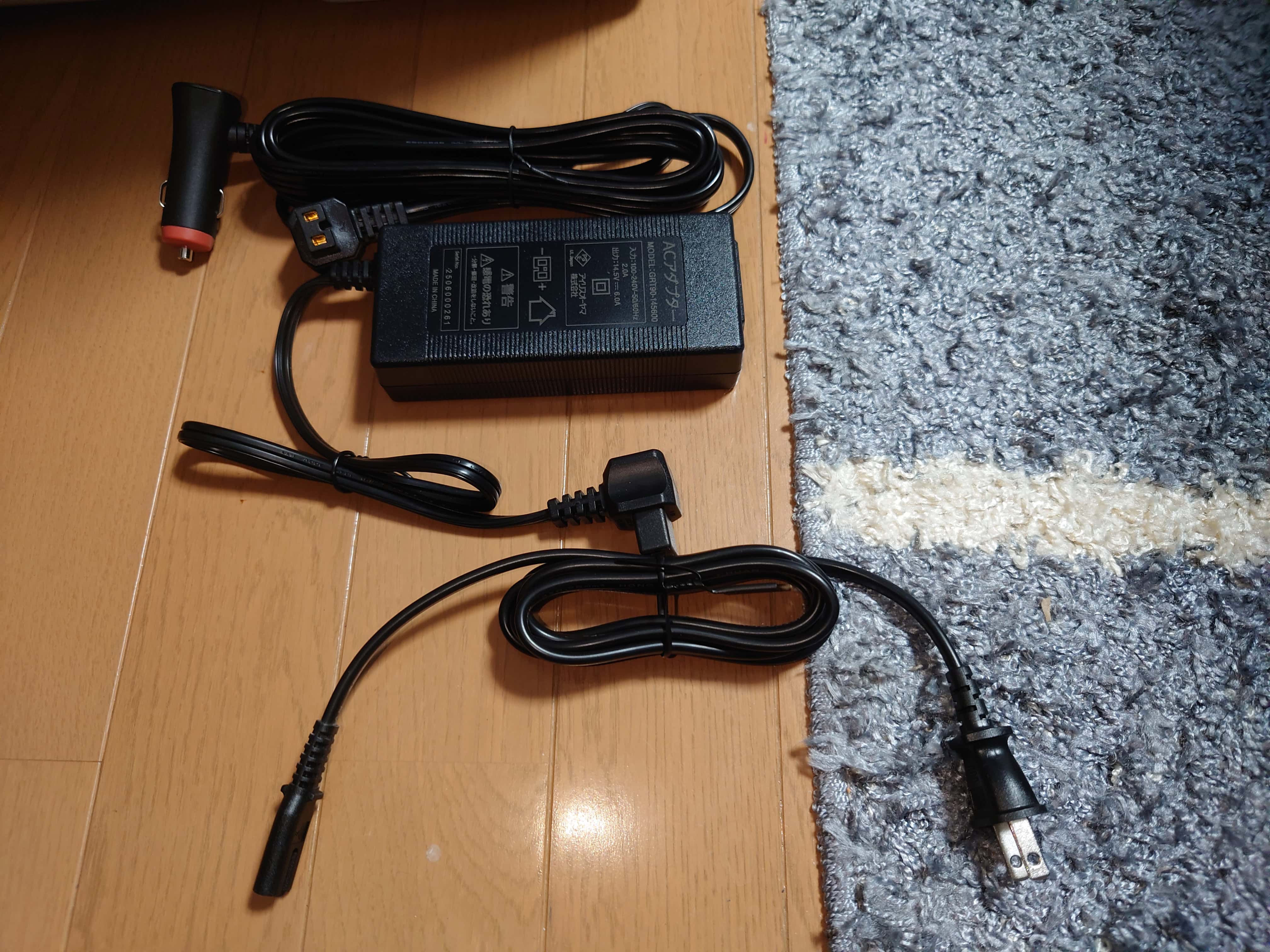 9.付属品(ACアダプター・シガーケーブル・電源ケーブル)