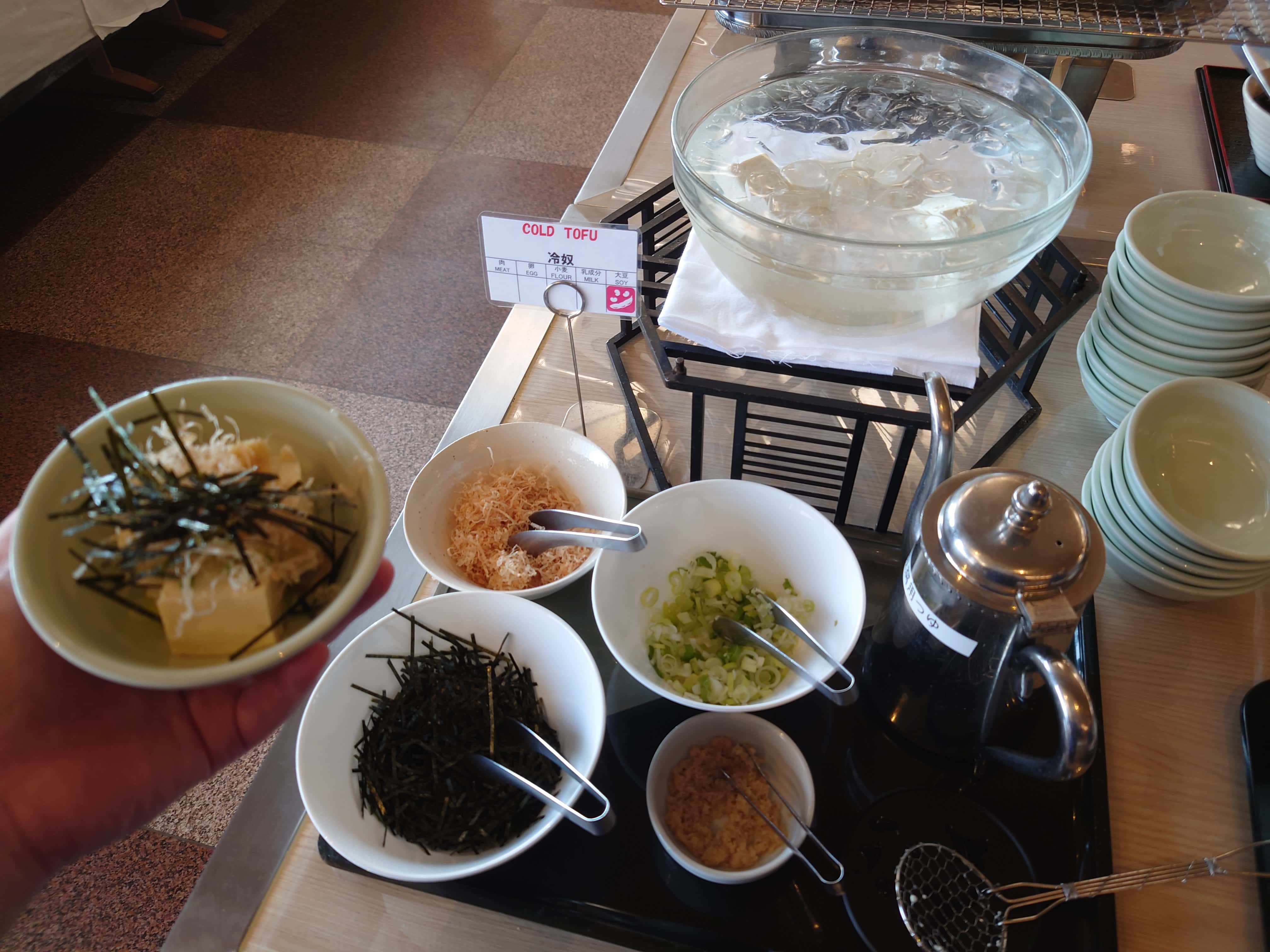 6.ホテル朝食・冷奴コーナー