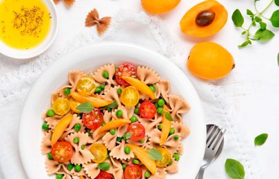 Receita Salada de Massa, Ervilhas e Nêsperas