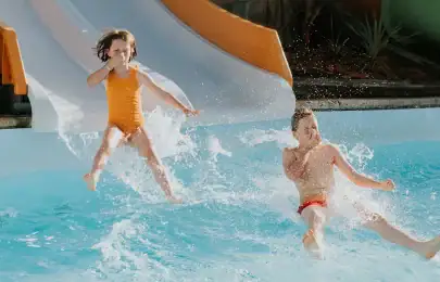 5 parques aquáticos em Portugal que as crianças vão adorar