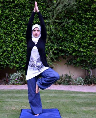 yoga hijaab muslim