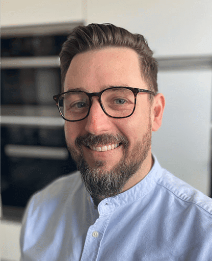 Portrait von Maximilian Schriek dem Inhaber von Wolter Wohnideen