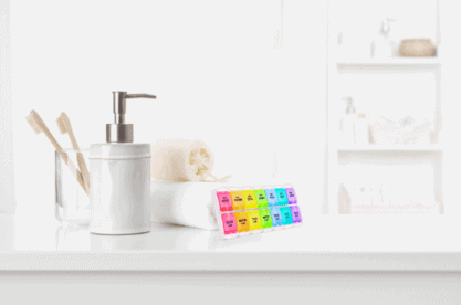 pill box to organize senior daily meds