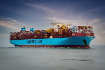 Grupajes a Canarias - Barco cargado con contenedores