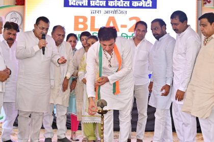 यमुना सफाई छोड़ प्रचार और क्रूज़ में व्यस्त है सरकार