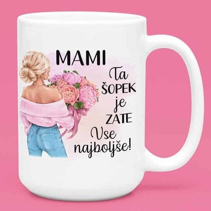 Skodelica z napisom in motivom ženske ter šopkom rož