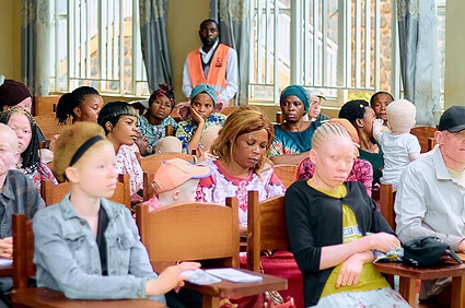 08 mars à Bukavu : l’OIPEVA appelle à l’inclusion des femmes albinos