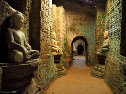 Koe thaung Temple