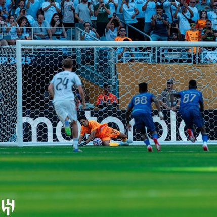 Yassine Bounou a arrêté un pénalty face au Real Madrid offrant un point à Al -Hilal en Coupe du monde des clubs.