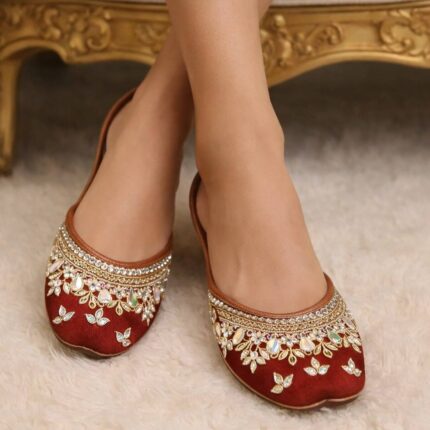 Pastel Charm Maroon Khussa for her