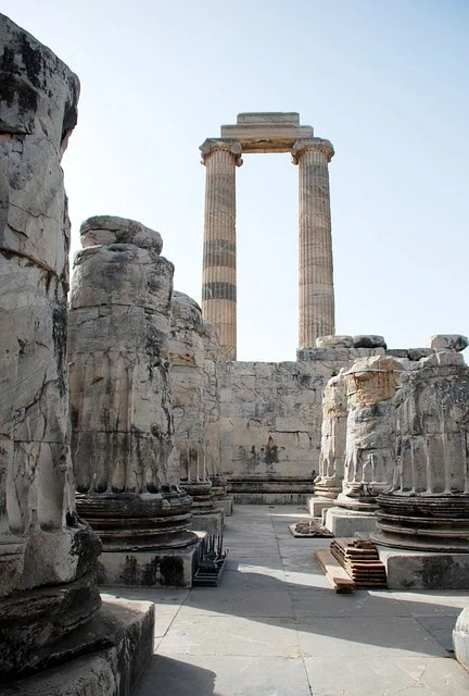 Jale İnan ve Arkeoloji Didim Kazıları