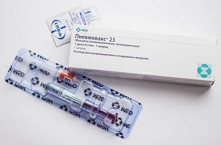 Разница между Превенар 13 и Пневмовакс 23 2 Пневмовакс 23 - это поливалентная пневмококковая полисахаридная вакцина (PPSV)