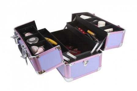 preimuschestva-specialnogo-chemodana-dlya-vizazhistov