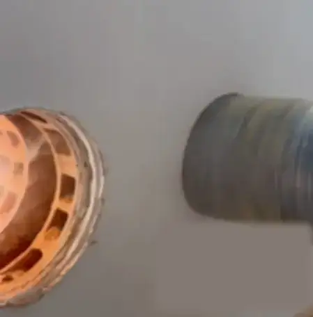 Agujeros en para el aire en la pared