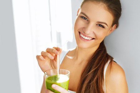 Healthy eating green smoothie