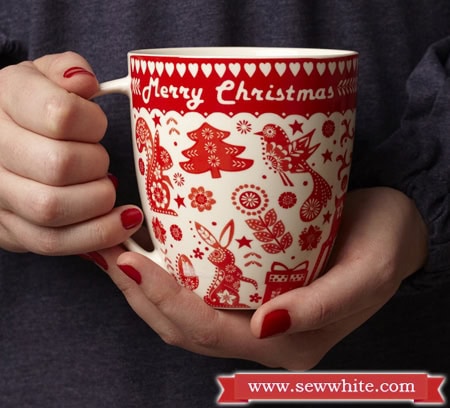 caravan trail red Christmas mug