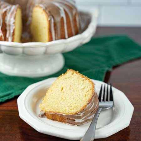17377 irish cream bundt cake intro image