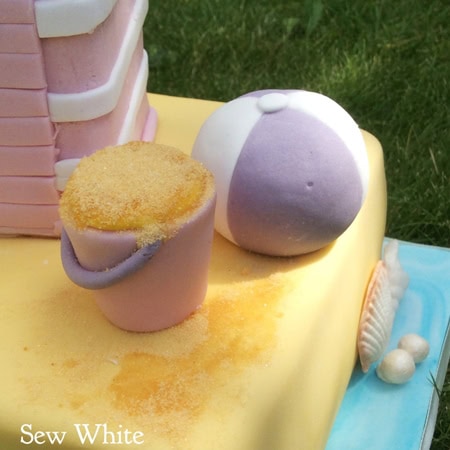 bucket and beach ball for a summer cake by Cakes by Robin