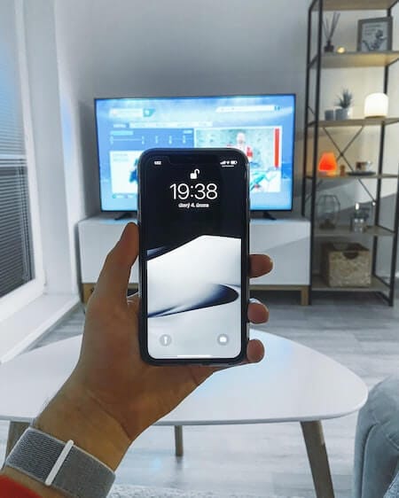 Wirelessly-Streaming-to-Apple-TV-or-a-Smart-TV-from-Your-iPhone-Device