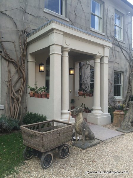 The Pig Hotel 215-001