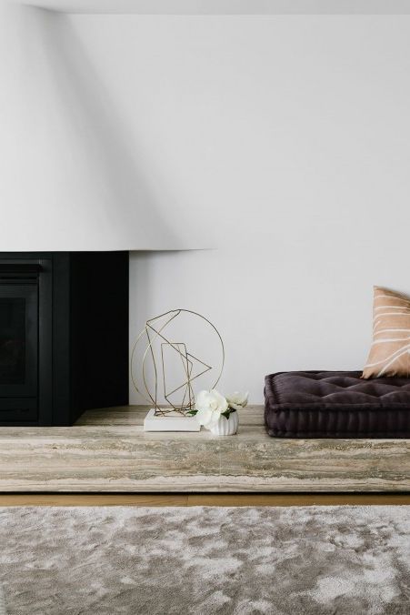 fireplace decorating ideas 57 Easy Fireplace Decorating Ideas That’ll Look Stylish All Year Long felix forest arent pyke darling point 05 1024x676 1554910914