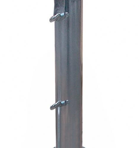 Fontana in acciaio inox per esterni, resistente e durevole. Perfetta per giardini e spazi pubblici.