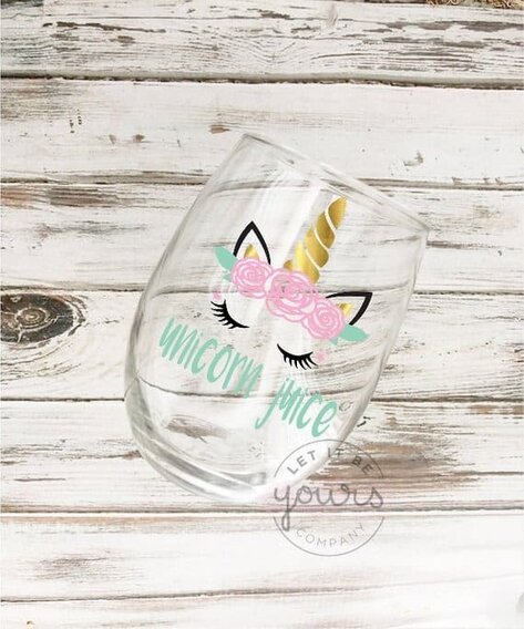 Have a unicorn lover in your life? You can resist these magical creatures. Here are 20 Enchanting Unicorn Gift Ideas to give your unicorn fan. #unicorn #unicorngifts #unicorncraft