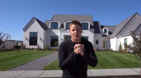 Ein Smarthome-Influencer erklärt auf YouTube sein vernetztes Haus (Screenshot)