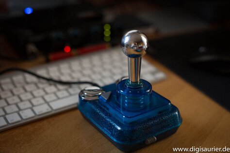 Spielzeug: Mit einem Joystick wird der 800XL zum Spielgerät.