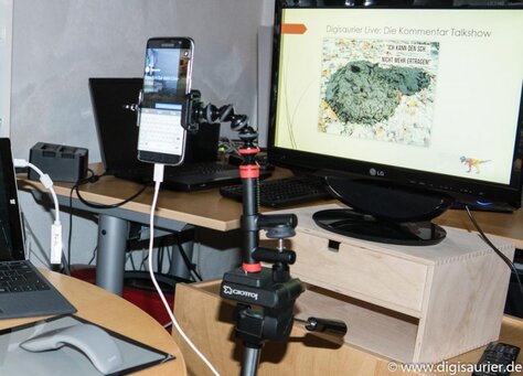 Handy-Stativ beim Facebook Livestream (1 von 1)