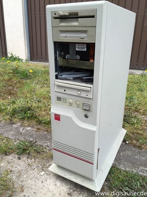 Das war er, der Ersatz-Computer: Ein 386er mit Coprozessor.