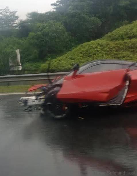 McLaren 720S_MEX highway accident_front end gone