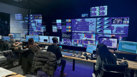 La régie finale au sein du Capta Center assure la diffusion de programmes de Novo19.